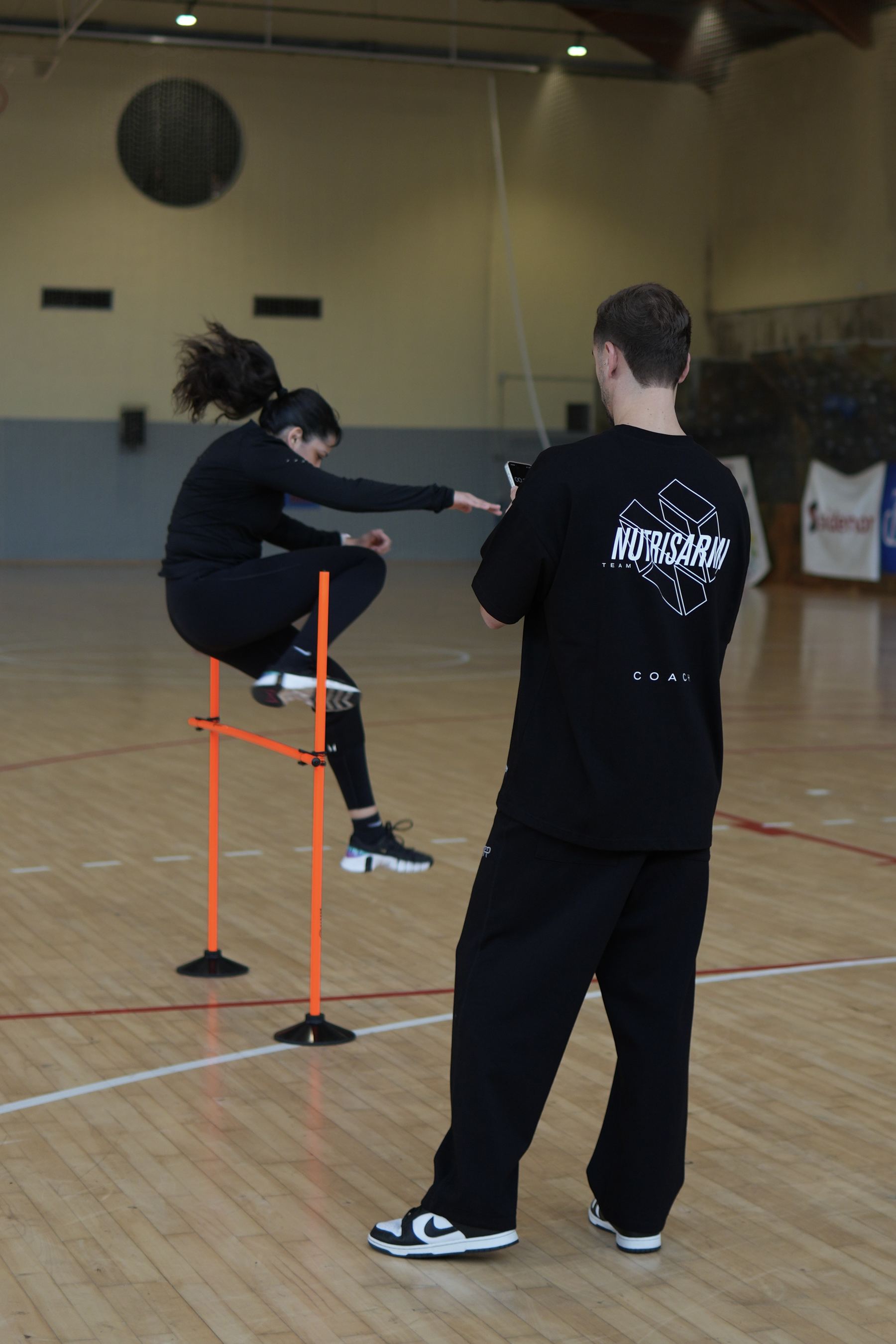 Asier Sarmiento entrenando a un opositor a Ertzaintza en Bilbao